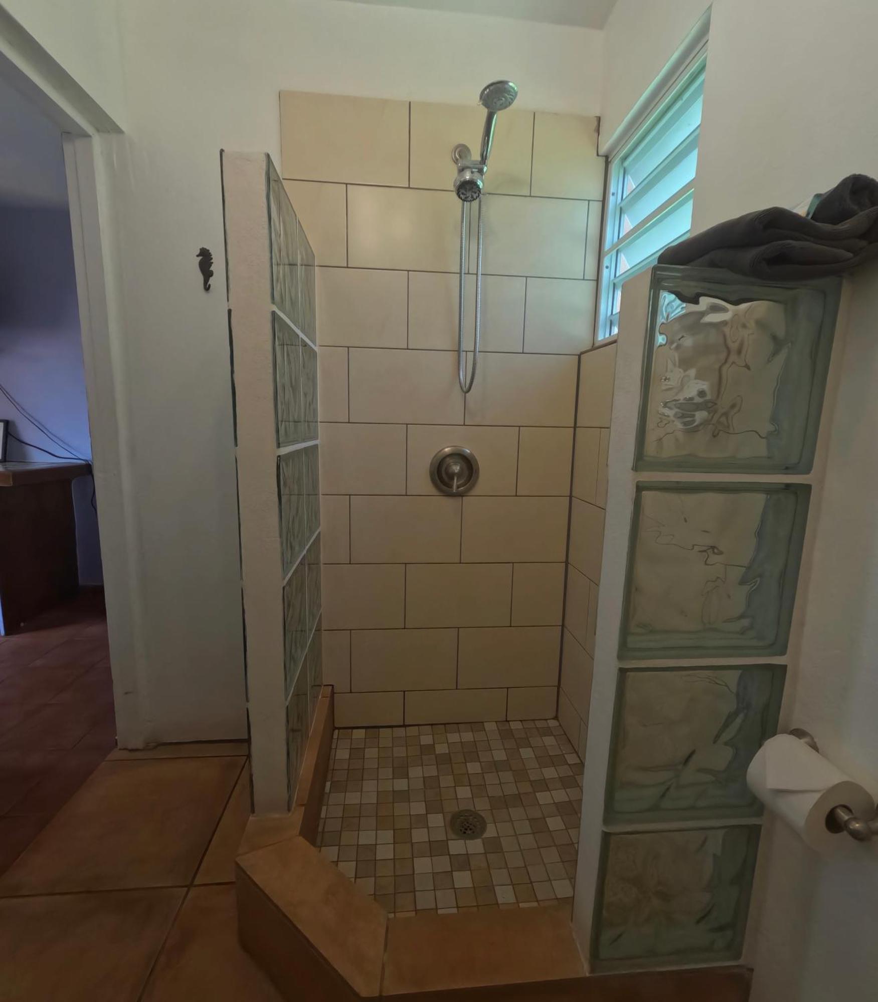 ויסקז Isla Hermosa Guesthouse מראה חיצוני תמונה