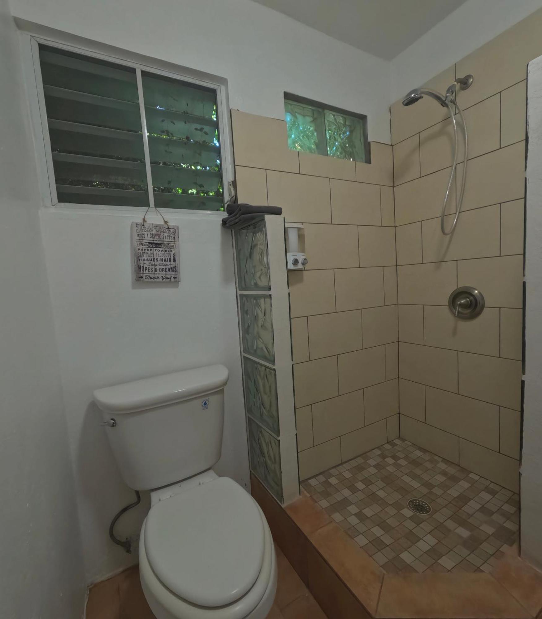 ויסקז Isla Hermosa Guesthouse מראה חיצוני תמונה
